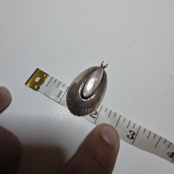 Vintage D Elark Native American Shadowbox Sterling SIlver & Shell Mop Pendant - Picture 3 of 10